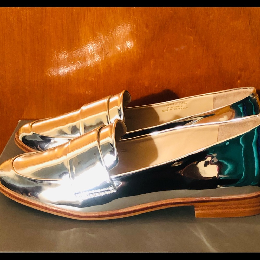 ❤️❤️ BNWOT Gorgeous Steven by Steve Madden Silver Loafers❤️❤️